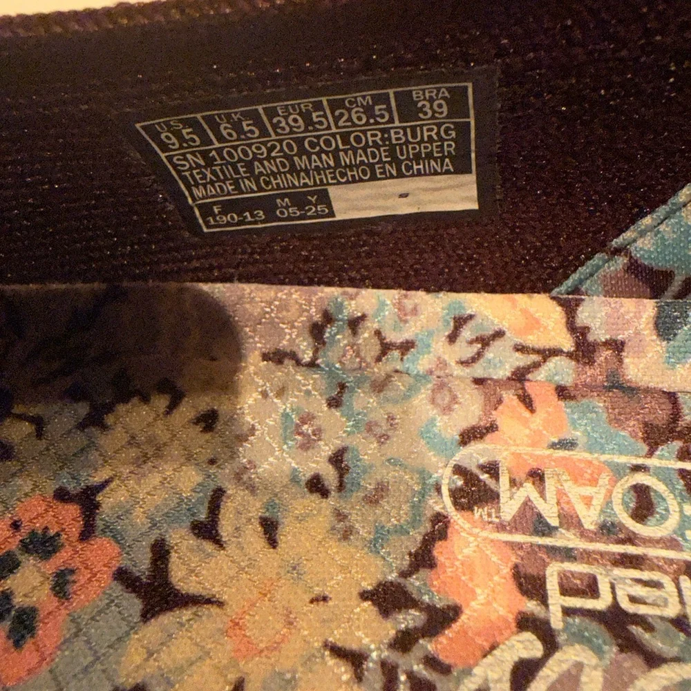 Skechers Graceful Washable Vegan Knit Slip-Ons Morning Stroll Burgundy Size 9.5